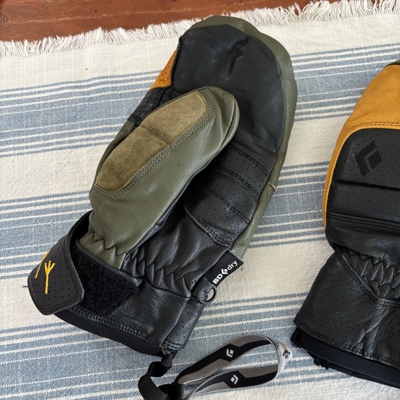 Black Diamond Spark Johnny Mitts size Large - Picture 3 of 5